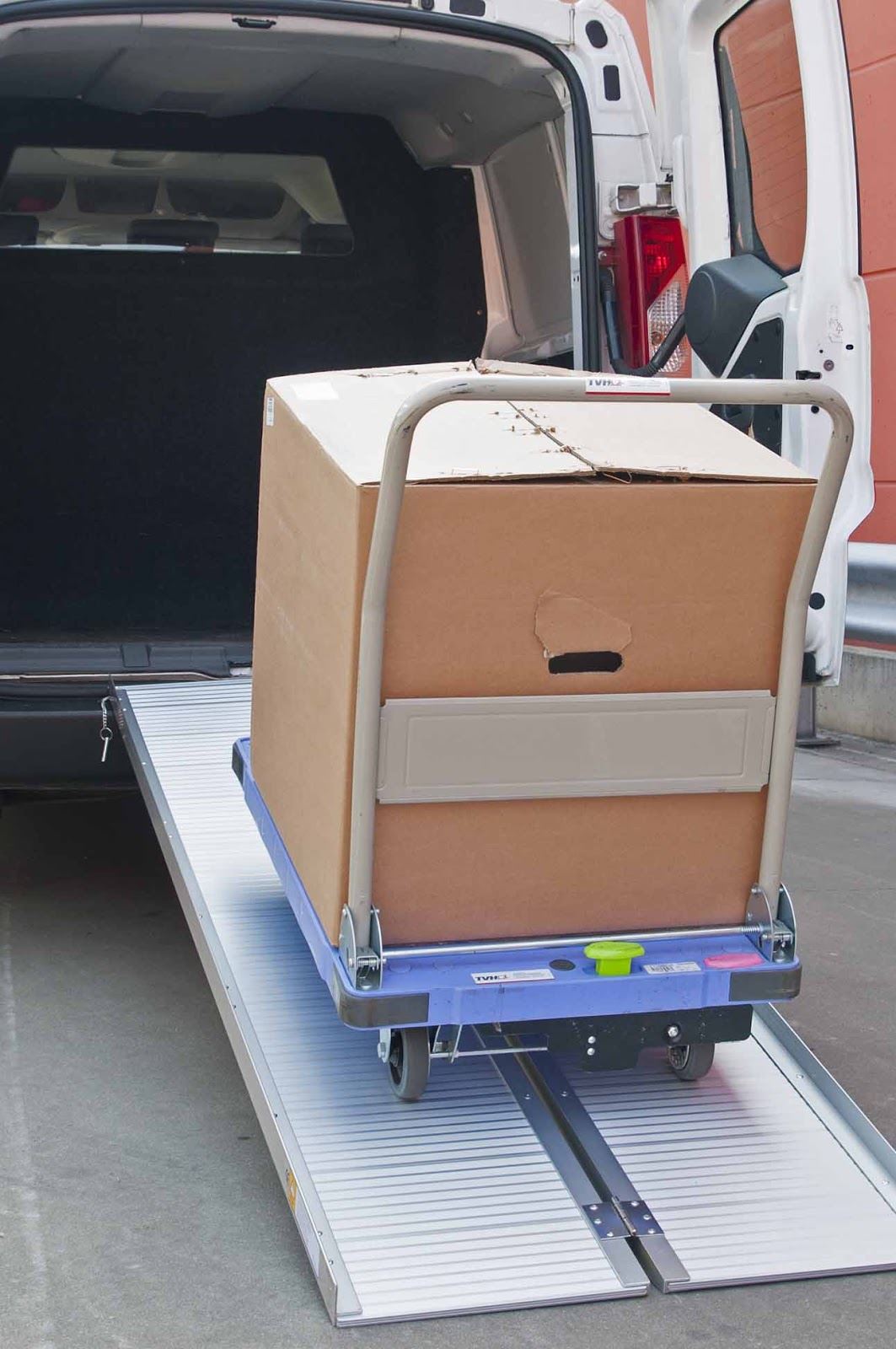 Foldable with hand grip