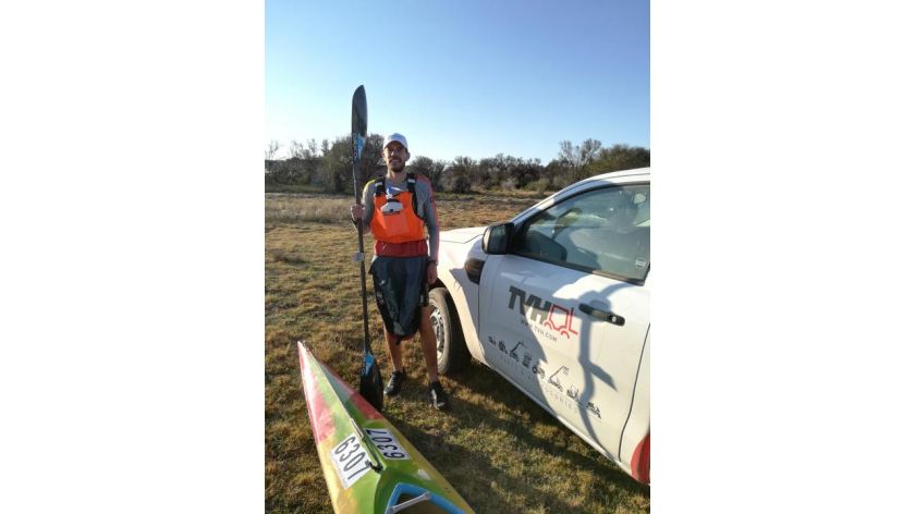 Sales rep Warren Hardwick paddles 82 km in canoe marathon