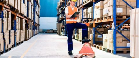 6 tips to prolong the lifespan of your pallet truck