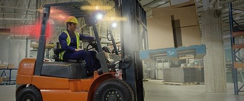 Quale illuminazione scegliere per il carrello elevatore?