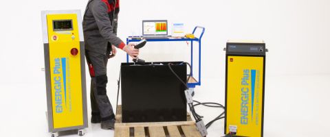 HOE ONTLAAD JE JE LOOD-ZUURBATTERIJEN?